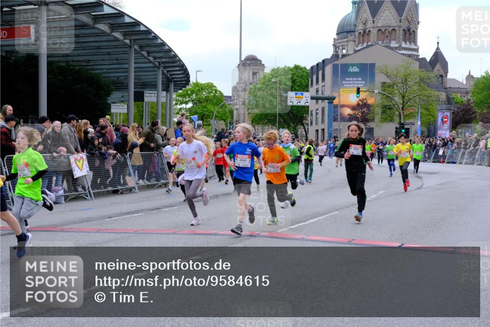 25.04.2026 - Das Zehntel Tim E. http://msf.ph/oto/9584615 25.04.2026 12:54:51 Ziel 10006, 10007, 10096, 10297, 10426, 10493, 10633, 10715, 10716, 10871, 10961, 10967, 11189, 11463, 11498, 11524, 11812, 11923, 11934, 11937, 11947, 11950, 11951, 12004, 12012, 12014, 12093, 12103, 12133, 12144, 12145, 12147, 12169, 12181, 12225, 12228, 12292, 12310, 12409, 12665, 12666, 12773, 12802, 12951 meine-sportfotos.de