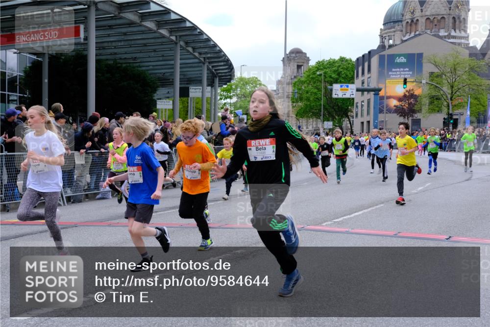 25.04.2026 - Das Zehntel Tim E. http://msf.ph/oto/9584644 25.04.2026 12:54:52 Ziel 10006, 10007, 10096, 10191, 10426, 10493, 10633, 10715, 10716, 10871, 10961, 10967, 11463, 11498, 11524, 11812, 11923, 11934, 11937, 11947, 11950, 11951, 12004, 12006, 12012, 12014, 12093, 12103, 12133, 12144, 12145, 12147, 12169, 12181, 12225, 12228, 12292, 12310, 12409, 12665, 12666, 12773, 12802, 12951, 13021 meine-sportfotos.de