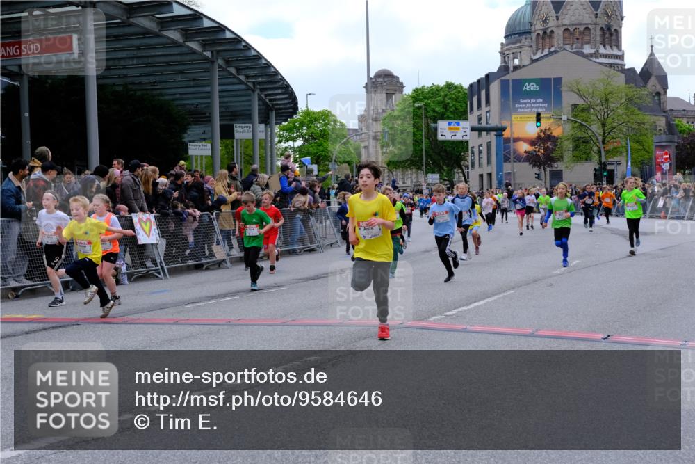 25.04.2026 - Das Zehntel Tim E. http://msf.ph/oto/9584646 25.04.2026 12:54:53 Ziel 10006, 10007, 10096, 10187, 10191, 10426, 10493, 10633, 10715, 10716, 10871, 10961, 10967, 11463, 11498, 11524, 11812, 11934, 11937, 11947, 11950, 11951, 12004, 12006, 12012, 12014, 12093, 12103, 12144, 12145, 12225, 12228, 12292, 12310, 12409, 12450, 12468, 12653, 12665, 12666, 12674, 12802, 12951, 13021, 13038 meine-sportfotos.de