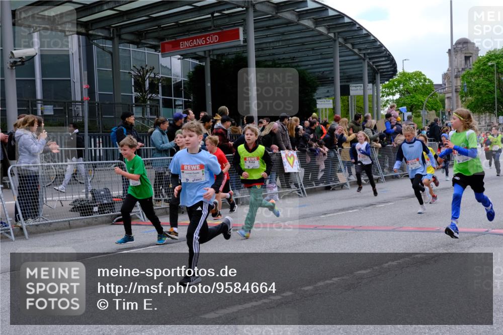 25.04.2026 - Das Zehntel Tim E. http://msf.ph/oto/9584664 25.04.2026 12:54:55 Ziel 10006, 10007, 10096, 10187, 10191, 10426, 10493, 10582, 10633, 10715, 10716, 10871, 10961, 10967, 11463, 11498, 11524, 11812, 11886, 11937, 11947, 11950, 12004, 12006, 12012, 12014, 12093, 12103, 12109, 12144, 12145, 12225, 12228, 12292, 12310, 12409, 12450, 12468, 12495, 12653, 12665, 12666, 12674, 12802, 12924, 12951, 13021, 13038 meine-sportfotos.de