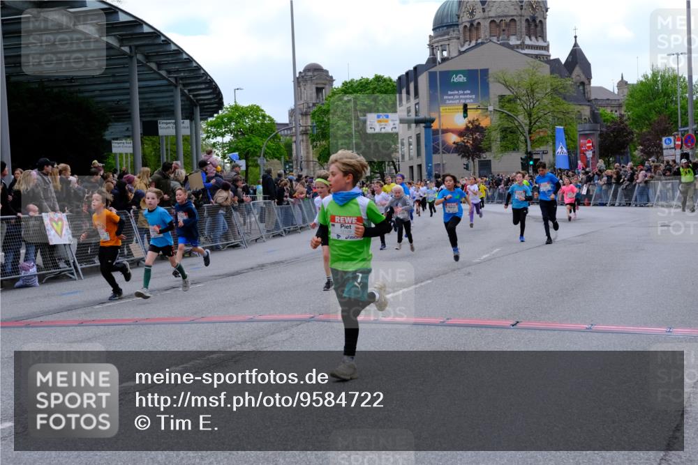 25.04.2026 - Das Zehntel Tim E. http://msf.ph/oto/9584722 25.04.2026 12:55:00 Ziel 10006, 10059, 10187, 10191, 10228, 10416, 10426, 10504, 10513, 10530, 10582, 10633, 10871, 10961, 10967, 11125, 11323, 11463, 11524, 11886, 11943, 12006, 12012, 12103, 12109, 12225, 12228, 12240, 12450, 12468, 12495, 12506, 12653, 12665, 12666, 12674, 12831, 12924, 12951, 13018, 13021, 13038 meine-sportfotos.de