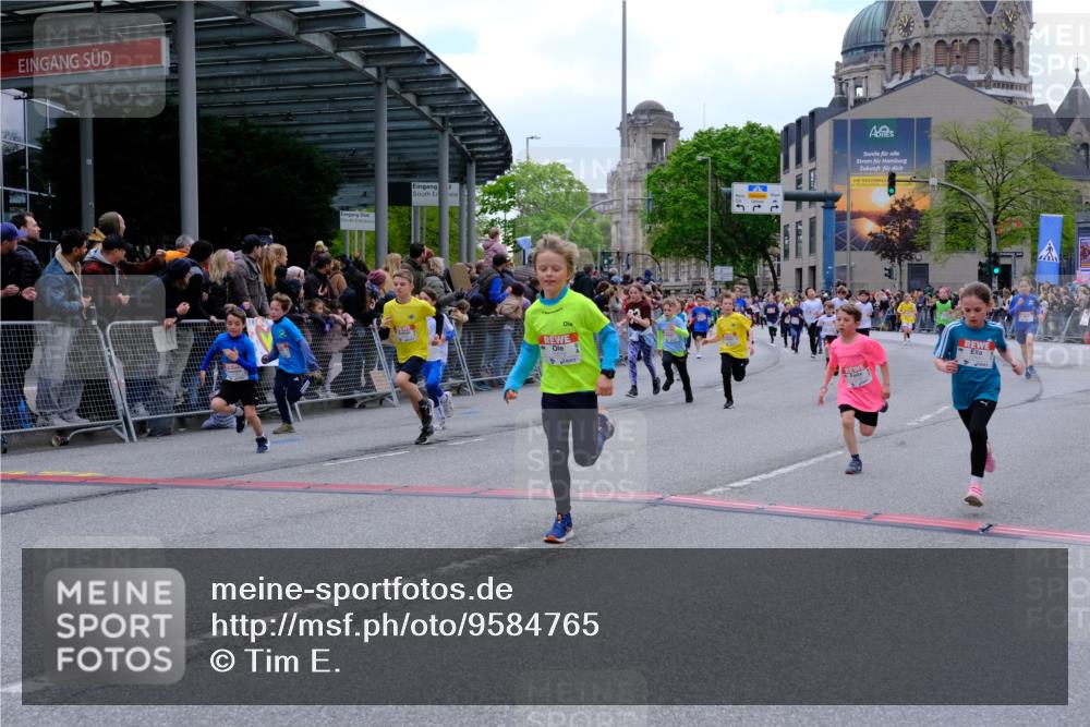 25.04.2026 - Das Zehntel Tim E. http://msf.ph/oto/9584765 25.04.2026 12:55:04 Ziel 10059, 10187, 10191, 10228, 10416, 10422, 10504, 10513, 10520, 10530, 10582, 10680, 11071, 11079, 11086, 11125, 11323, 11367, 11465, 11886, 11943, 12006, 12087, 12088, 12109, 12240, 12317, 12450, 12468, 12495, 12506, 12653, 12674, 12831, 12839, 12924, 13018, 13021, 13038 meine-sportfotos.de