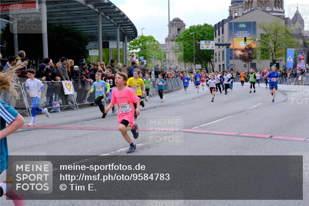 25.04.2026 - Das Zehntel Tim E. http://msf.ph/oto/9584783 25.04.2026 12:55:06 Ziel 10059, 10228, 10416, 10422, 10504, 10513, 10520, 10530, 10565, 10574, 10582, 10680, 10855, 11071, 11079, 11086, 11093, 11125, 11323, 11367, 11465, 11476, 11886, 11943, 12087, 12088, 12109, 12240, 12317, 12495, 12506, 12831, 12839, 12924, 13018 meine-sportfotos.de