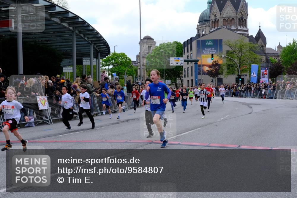 25.04.2026 - Das Zehntel Tim E. http://msf.ph/oto/9584807 25.04.2026 12:55:09 Ziel 10059, 10172, 10179, 10197, 10239, 10260, 10416, 10422, 10504, 10513, 10520, 10565, 10574, 10603, 10680, 10760, 10855, 10953, 11071, 11079, 11086, 11093, 11125, 11310, 11367, 11465, 11476, 11914, 11943, 12087, 12088, 12240, 12311, 12317, 12439, 12506, 12831, 12839, 13018 meine-sportfotos.de