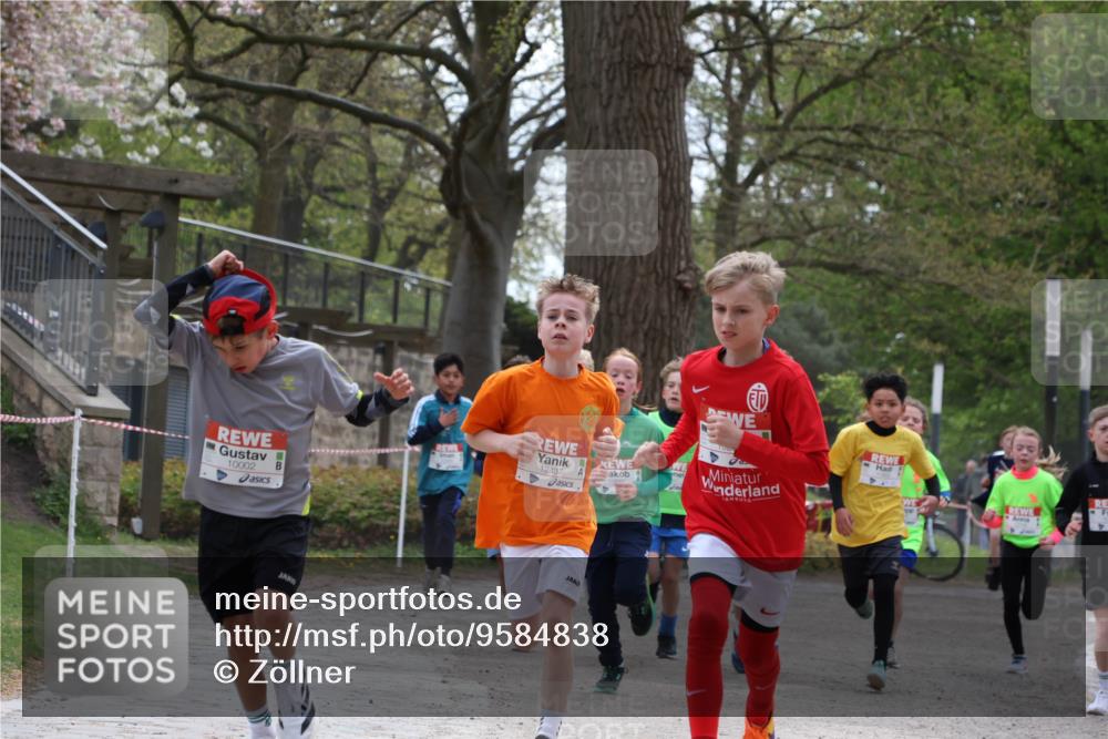 25.04.2026 - Das Zehntel Zöllner http://msf.ph/oto/9584838 25.04.2026 12:38:45 Laufen 10002, 12437 meine-sportfotos.de