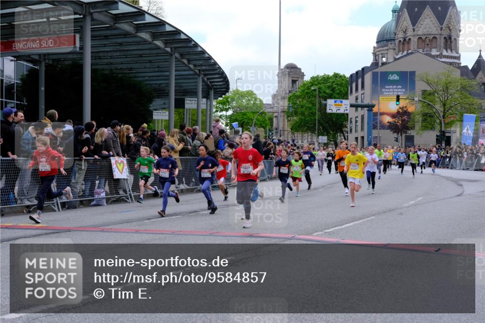 25.04.2026 - Das Zehntel Tim E. http://msf.ph/oto/9584857 25.04.2026 12:55:11 Ziel 10059, 10172, 10179, 10197, 10239, 10260, 10422, 10520, 10565, 10574, 10603, 10680, 10760, 10855, 10953, 11071, 11079, 11086, 11093, 11125, 11310, 11367, 11465, 11476, 11914, 12022, 12034, 12087, 12088, 12240, 12311, 12317, 12439, 12831, 12839, 13018 meine-sportfotos.de