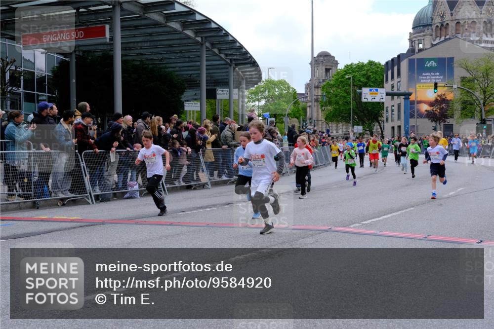 25.04.2026 - Das Zehntel Tim E. http://msf.ph/oto/9584920 25.04.2026 12:55:18 Ziel 10011, 10012, 10172, 10179, 10197, 10239, 10260, 10362, 10603, 10693, 10760, 10811, 10953, 10982, 11030, 11241, 11267, 11274, 11310, 11438, 11791, 11893, 11914, 11982, 12002, 12022, 12026, 12034, 12097, 12311, 12439 meine-sportfotos.de