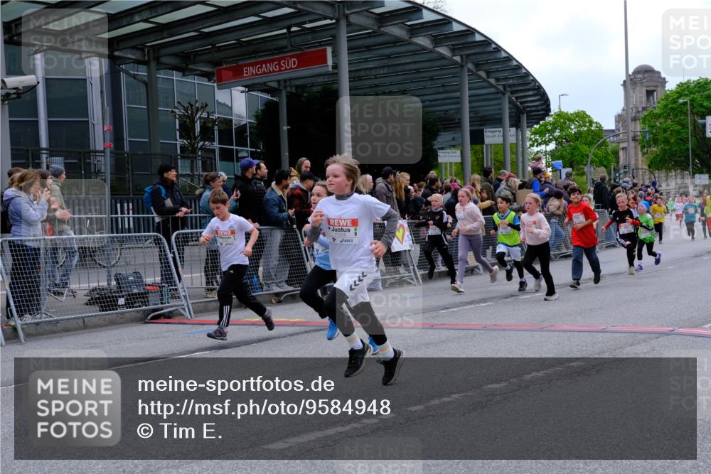25.04.2026 - Das Zehntel Tim E. http://msf.ph/oto/9584948 25.04.2026 12:55:19 Ziel 10011, 10012, 10172, 10179, 10197, 10239, 10260, 10362, 10548, 10575, 10603, 10693, 10731, 10760, 10811, 10953, 10982, 11030, 11241, 11267, 11274, 11310, 11438, 11734, 11791, 11841, 11893, 11914, 11982, 12002, 12022, 12026, 12034, 12097, 12311, 12439 meine-sportfotos.de
