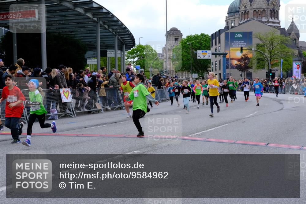 25.04.2026 - Das Zehntel Tim E. http://msf.ph/oto/9584962 25.04.2026 12:55:21 Ziel 10011, 10012, 10197, 10288, 10362, 10548, 10575, 10617, 10640, 10651, 10693, 10731, 10811, 10982, 11030, 11241, 11267, 11274, 11296, 11298, 11438, 11714, 11718, 11734, 11791, 11841, 11893, 11914, 11982, 12002, 12022, 12026, 12034, 12097, 12439, 12835 meine-sportfotos.de
