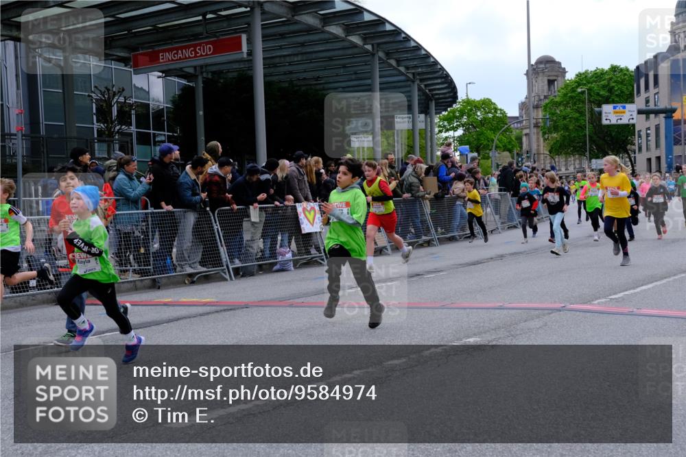 25.04.2026 - Das Zehntel Tim E. http://msf.ph/oto/9584974 25.04.2026 12:55:22 Ziel 10011, 10012, 10067, 10288, 10362, 10412, 10419, 10472, 10548, 10575, 10617, 10640, 10651, 10693, 10731, 10811, 10982, 11030, 11241, 11267, 11274, 11296, 11298, 11438, 11714, 11718, 11734, 11791, 11841, 11893, 11982, 12002, 12022, 12026, 12034, 12097, 12558, 12835, 13004 meine-sportfotos.de