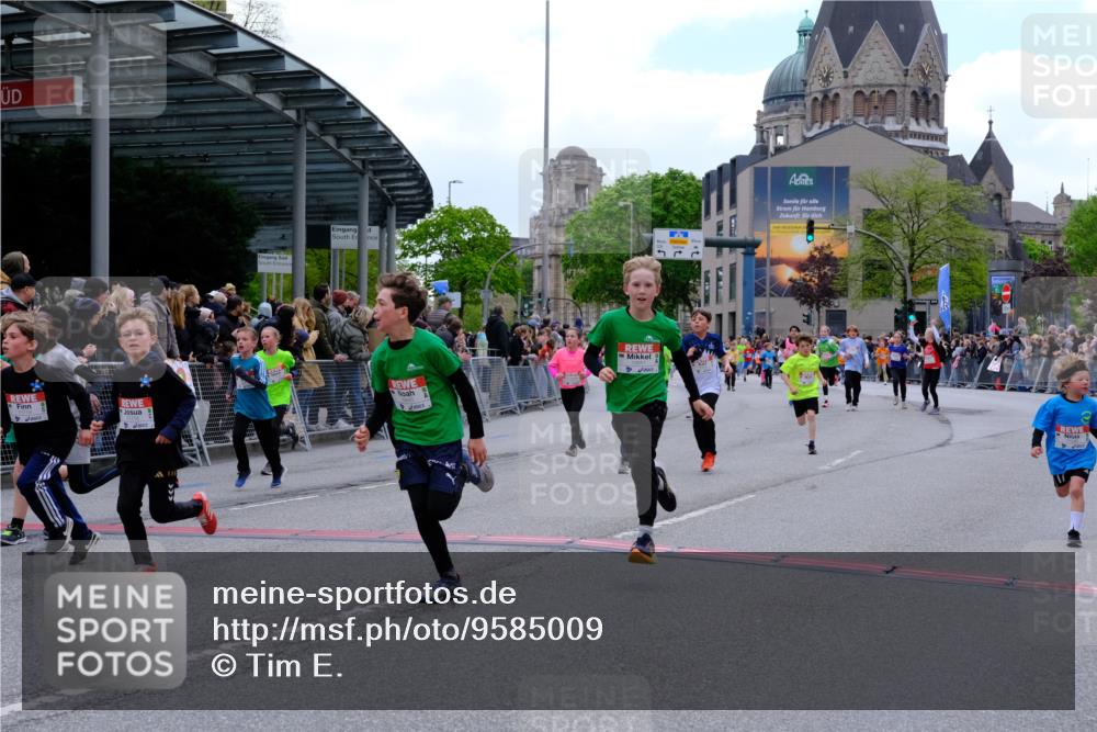 25.04.2026 - Das Zehntel Tim E. http://msf.ph/oto/9585009 25.04.2026 12:55:25 Ziel 10011, 10012, 10067, 10288, 10362, 10412, 10419, 10472, 10521, 10548, 10575, 10617, 10640, 10651, 10693, 10731, 10811, 10982, 11030, 11241, 11267, 11274, 11296, 11298, 11438, 11714, 11718, 11734, 11791, 11841, 11893, 12002, 12026, 12045, 12097, 12192, 12558, 12835, 13004 meine-sportfotos.de