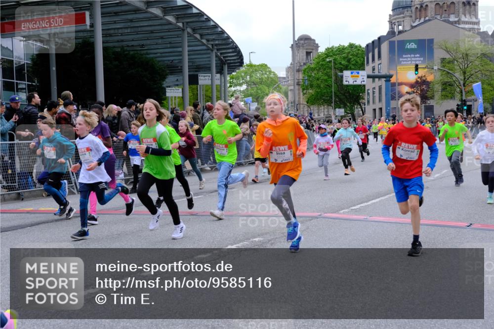 25.04.2026 - Das Zehntel Tim E. http://msf.ph/oto/9585116 25.04.2026 12:55:39 Ziel 10189, 10287, 10407, 10499, 10532, 10533, 10536, 10555, 10558, 10712, 10790, 10845, 10846, 10965, 11077, 11083, 11096, 11227, 11229, 11230, 11430, 11646, 11781, 11855, 11888, 12195, 12214, 12249, 12254, 12259, 12270, 12397, 12404, 12470, 12655, 12657, 12692, 12713, 12763, 12783, 12936 meine-sportfotos.de