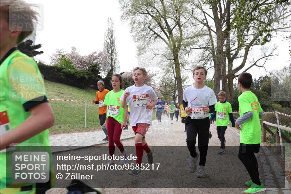 25.04.2026 - Das Zehntel Zöllner http://msf.ph/oto/9585217 25.04.2026 12:41:20 Laufen 11430, 11464, 226 meine-sportfotos.de
