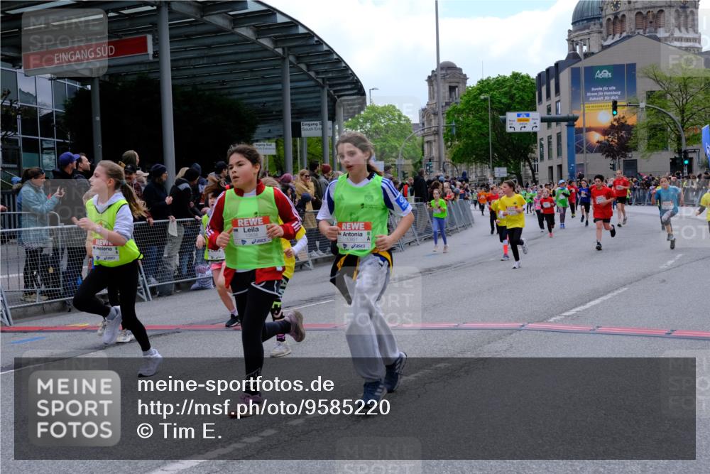 25.04.2026 - Das Zehntel Tim E. http://msf.ph/oto/9585220 25.04.2026 12:55:49 Ziel 10026, 10189, 10476, 10544, 10681, 10790, 10838, 10851, 10912, 10957, 11156, 11229, 11633, 11998, 12016, 12025, 12047, 12223, 12232, 12259, 12266, 12268, 12270, 12272, 12294, 12667, 12735, 12873 meine-sportfotos.de