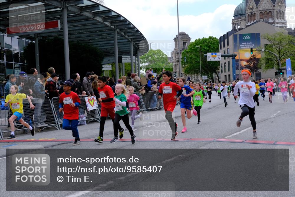 25.04.2026 - Das Zehntel Tim E. http://msf.ph/oto/9585407 25.04.2026 12:56:00 Ziel 10099, 10134, 10148, 10207, 10215, 10254, 10350, 10409, 10411, 10488, 10684, 10912, 10966, 10975, 10997, 10999, 11004, 11014, 11128, 11156, 11280, 11282, 11456, 11457, 11633, 11756, 11771, 11854, 11915, 11955, 12156, 12163, 12268, 12308, 12421, 12441, 12580, 12822 meine-sportfotos.de