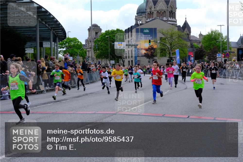 25.04.2026 - Das Zehntel Tim E. http://msf.ph/oto/9585437 25.04.2026 12:56:01 Ziel 10099, 10134, 10148, 10207, 10215, 10254, 10350, 10409, 10411, 10488, 10571, 10684, 10912, 10966, 10975, 10997, 10999, 11004, 11014, 11128, 11156, 11232, 11280, 11282, 11456, 11457, 11633, 11756, 11771, 11854, 11889, 11890, 11915, 11955, 12156, 12163, 12268, 12308, 12421, 12441, 12447, 12580, 12822 meine-sportfotos.de
