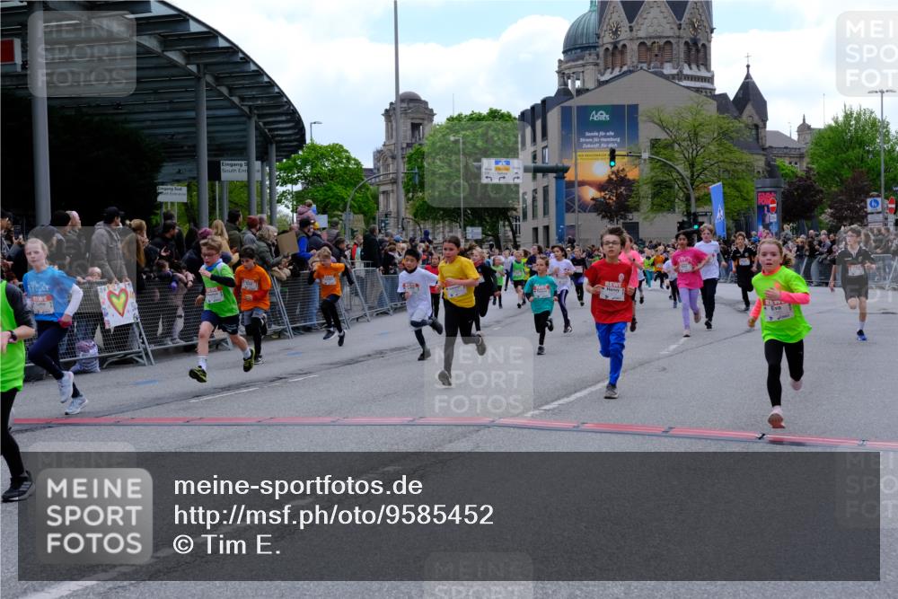 25.04.2026 - Das Zehntel Tim E. http://msf.ph/oto/9585452 25.04.2026 12:56:02 Ziel 10099, 10134, 10148, 10207, 10215, 10254, 10350, 10357, 10409, 10411, 10488, 10571, 10684, 10775, 10814, 10819, 10966, 10975, 10997, 10999, 11004, 11014, 11128, 11232, 11280, 11282, 11456, 11457, 11756, 11771, 11854, 11889, 11890, 11915, 11955, 12156, 12159, 12163, 12308, 12349, 12421, 12441, 12447, 12580, 12822 meine-sportfotos.de