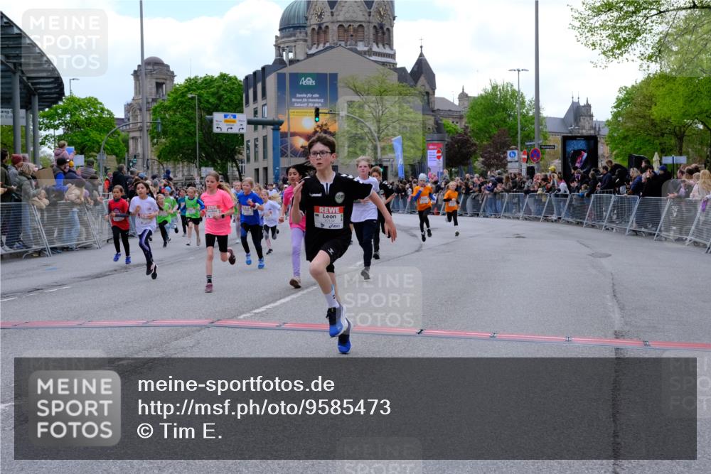 25.04.2026 - Das Zehntel Tim E. http://msf.ph/oto/9585473 25.04.2026 12:56:04 Ziel 10099, 10134, 10148, 10190, 10254, 10350, 10357, 10358, 10409, 10411, 10488, 10571, 10684, 10775, 10814, 10819, 10966, 10975, 10997, 10999, 11004, 11014, 11128, 11232, 11456, 11457, 11756, 11771, 11854, 11889, 11890, 11915, 11955, 12156, 12159, 12171, 12178, 12308, 12349, 12363, 12421, 12441, 12447, 12580, 12822, 12856 meine-sportfotos.de