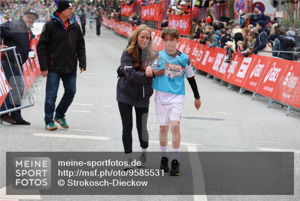 25.04.2026 - Das Zehntel Strokosch-Dieckow http://msf.ph/oto/9585531 25.04.2026 11:00:36 Ziel 5040, 5219, 5233, 5271, 5286, 5343, 5352, 5353, 5635, 5690, 5715, 5722, 5836, 5995, 6091, 6395, 6632, 6669, 6686, 6874, 7017, 7054, 7094, 7296, 7370, 7410, 7465, 7660, 7767, 7800, 7834, 7844, 7859, 5040, 5219, 5233, 5271, 5286, 5343, 5352, 5353, 5635, 5690, 5715, 5722, 5836, 5995, 6091, 6395, 6632, 6669, 6686, 6874, 7017, 7054, 7094, 7296, 7370, 7410, 7465, 7660, 7767, 7800, 7834, 7844, 7859 meine-sportfotos.de