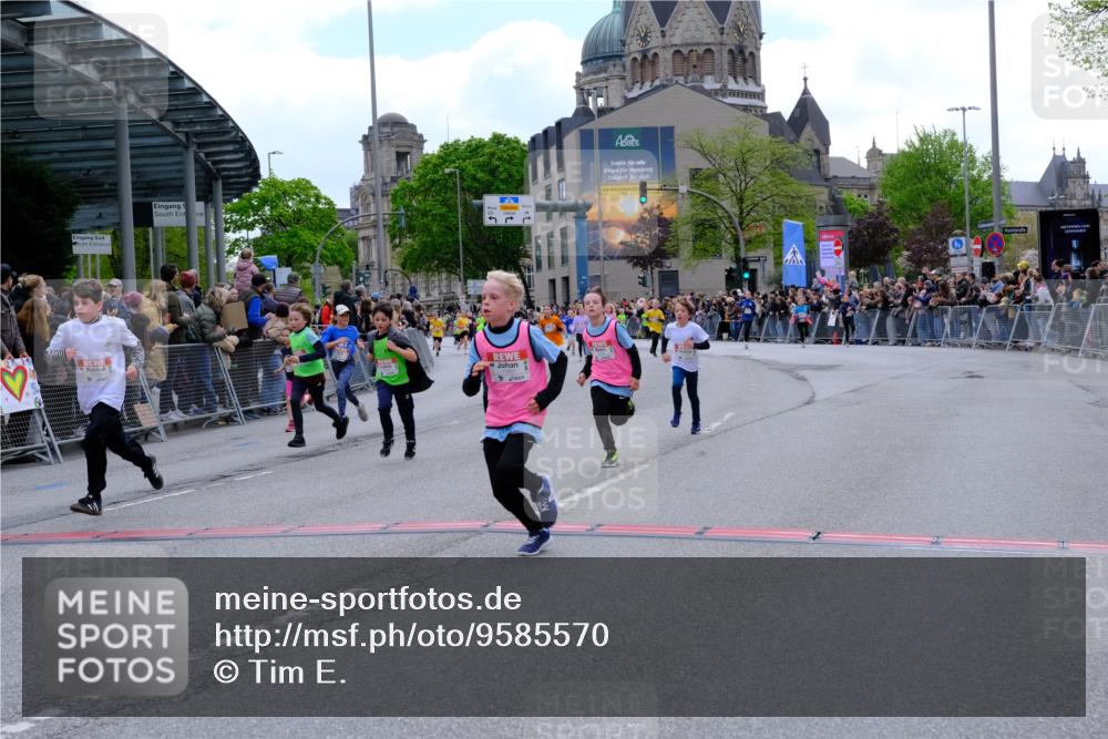 25.04.2026 - Das Zehntel Tim E. http://msf.ph/oto/9585570 25.04.2026 12:56:11 Ziel 10099, 10148, 10190, 10357, 10358, 10409, 10488, 10543, 10571, 10593, 10775, 10814, 10819, 10823, 10829, 10889, 11232, 11512, 11525, 11603, 11623, 11756, 11771, 11869, 11889, 11890, 11915, 11955, 11988, 12159, 12171, 12178, 12349, 12363, 12418, 12447, 12497, 12695, 12856, 13027 meine-sportfotos.de