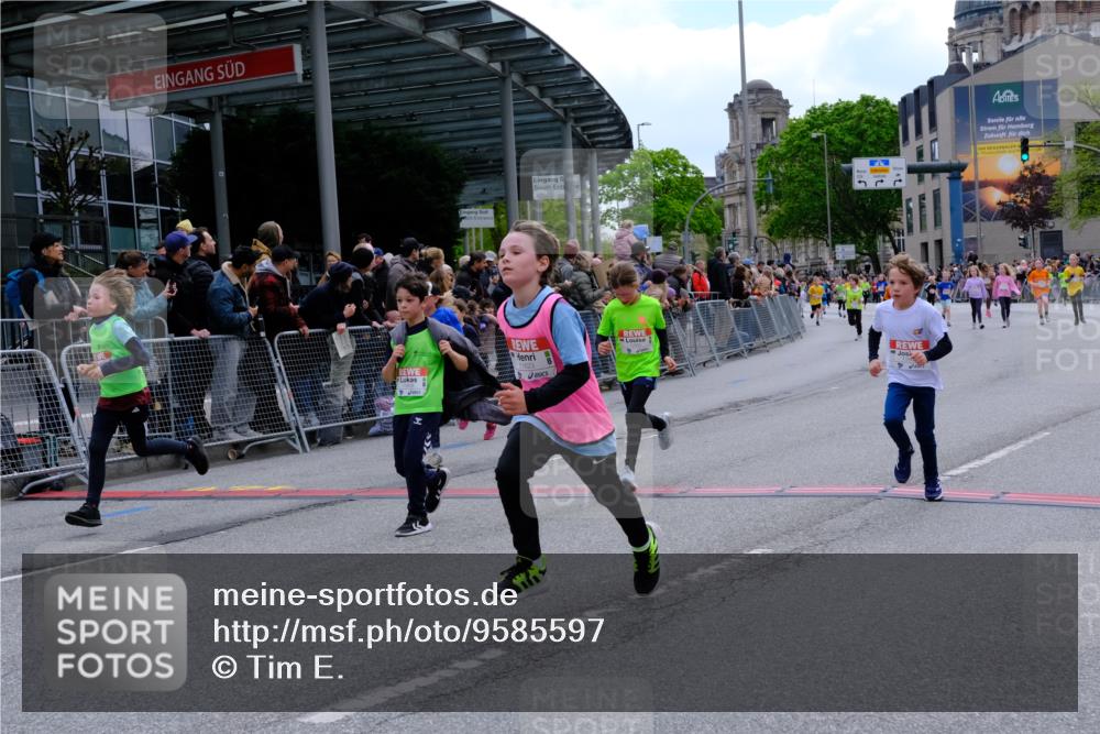 25.04.2026 - Das Zehntel Tim E. http://msf.ph/oto/9585597 25.04.2026 12:56:13 Ziel 10190, 10357, 10358, 10543, 10571, 10593, 10775, 10814, 10819, 10823, 10829, 10889, 11232, 11512, 11525, 11603, 11623, 11869, 11889, 11890, 11988, 12159, 12171, 12178, 12349, 12363, 12418, 12447, 12497, 12695, 12856, 13027 meine-sportfotos.de
