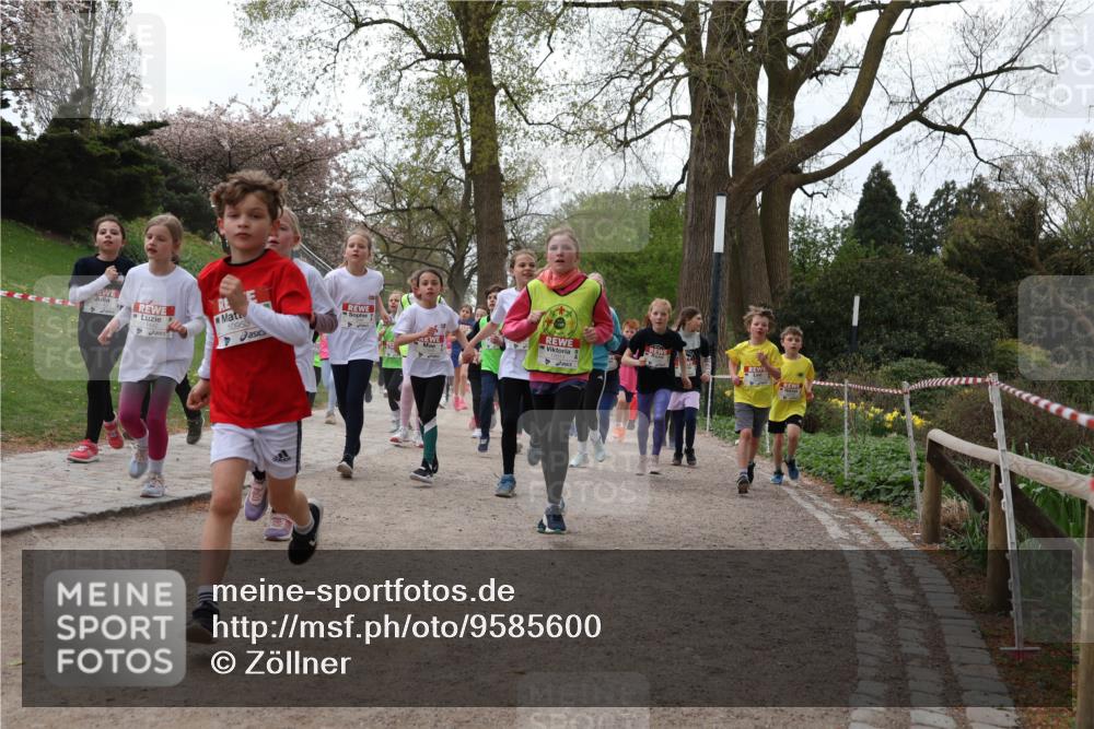 25.04.2026 - Das Zehntel Zöllner http://msf.ph/oto/9585600 25.04.2026 12:43:52 Laufen 10953, 12013 meine-sportfotos.de