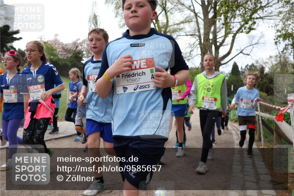 25.04.2026 - Das Zehntel Zöllner http://msf.ph/oto/9585657 25.04.2026 12:44:15 Laufen 10141, 10149, 108, 10867 meine-sportfotos.de