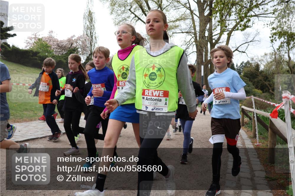25.04.2026 - Das Zehntel Zöllner http://msf.ph/oto/9585660 25.04.2026 12:44:16 Laufen 1949, 1949, 12036 meine-sportfotos.de