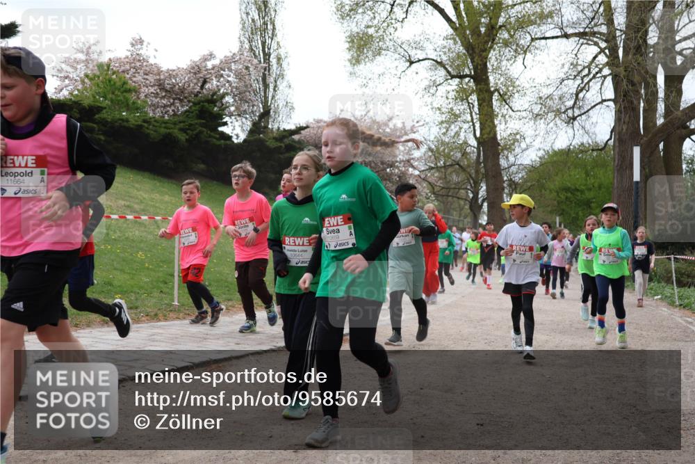 25.04.2026 - Das Zehntel Zöllner http://msf.ph/oto/9585674 25.04.2026 12:44:23 Laufen 11664, 10659, 10644 meine-sportfotos.de
