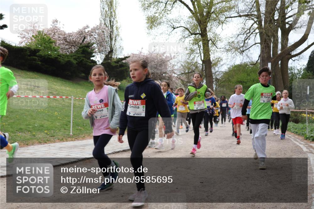 25.04.2026 - Das Zehntel Zöllner http://msf.ph/oto/9585695 25.04.2026 12:44:30 Laufen 11126, 11131 meine-sportfotos.de