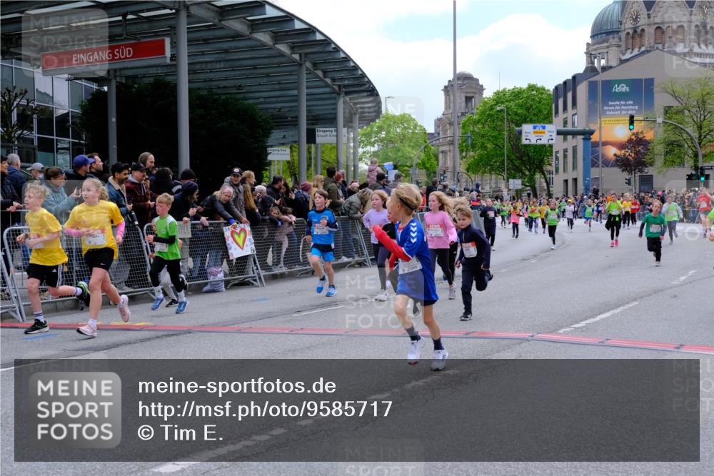 25.04.2026 - Das Zehntel Tim E. http://msf.ph/oto/9585717 25.04.2026 12:56:27 Ziel 10115, 10174, 10296, 10367, 10485, 10523, 10630, 10807, 11116, 11148, 11249, 11250, 11272, 11340, 11342, 11849, 11856, 11874, 11970, 12137, 12429, 12446, 12590, 12601, 13030, 13033 meine-sportfotos.de