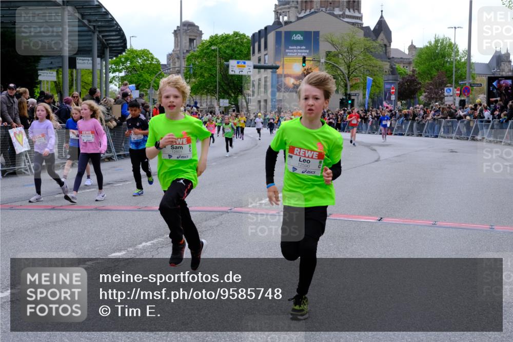 25.04.2026 - Das Zehntel Tim E. http://msf.ph/oto/9585748 25.04.2026 12:56:28 Ziel 10115, 10296, 10367, 10485, 10523, 10630, 10772, 10807, 11116, 11148, 11249, 11250, 11272, 11340, 11342, 11849, 11856, 11874, 12137, 12429, 12446, 12590, 12601, 13030, 13033 meine-sportfotos.de