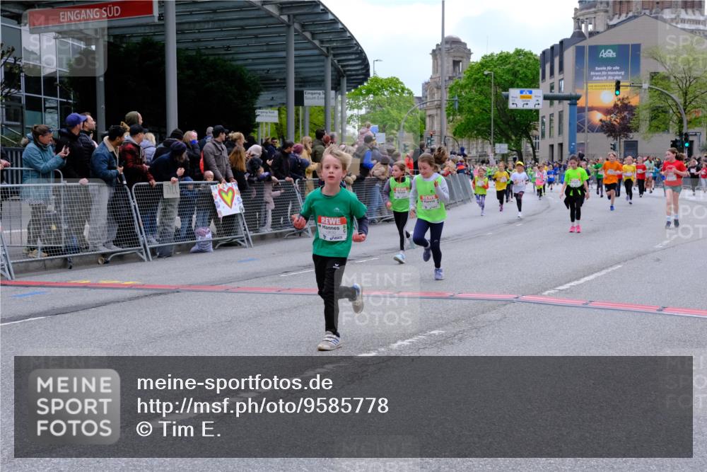 25.04.2026 - Das Zehntel Tim E. http://msf.ph/oto/9585778 25.04.2026 12:56:32 Ziel 10115, 10296, 10523, 10535, 10630, 10720, 10772, 10774, 10807, 11116, 11249, 11250, 11272, 11536, 11849, 11856, 11874, 12010, 12137, 12435, 12590, 12601, 12675, 12897, 13030, 13033 meine-sportfotos.de