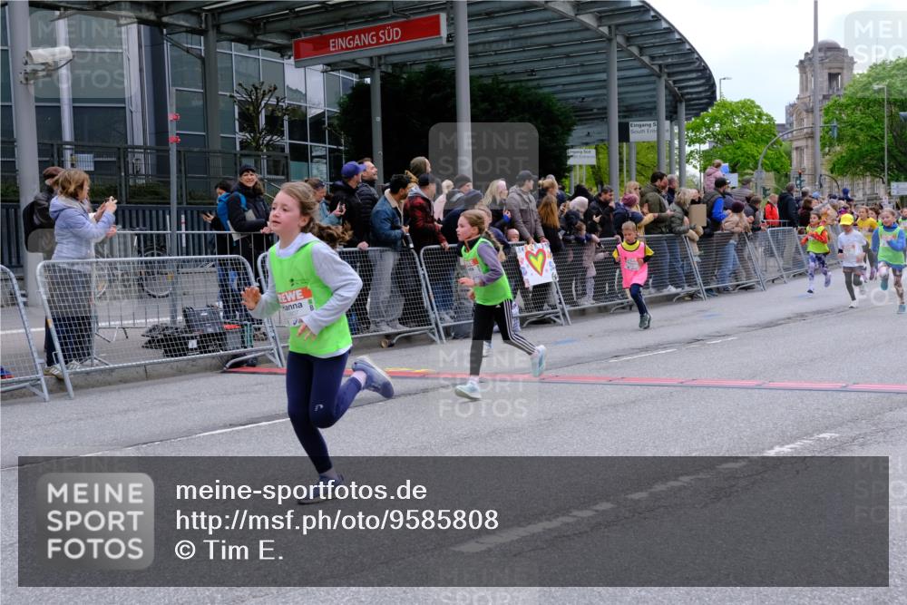 25.04.2026 - Das Zehntel Tim E. http://msf.ph/oto/9585808 25.04.2026 12:56:33 Ziel 10115, 10296, 10523, 10535, 10630, 10720, 10772, 10774, 10807, 11116, 11249, 11250, 11536, 11801, 11846, 11849, 11856, 11874, 12010, 12137, 12435, 12590, 12601, 12675, 12897, 13030, 13033 meine-sportfotos.de