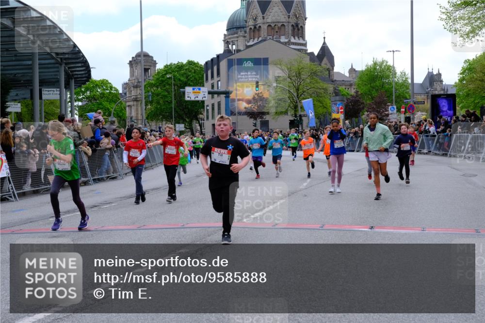 25.04.2026 - Das Zehntel Tim E. http://msf.ph/oto/9585888 25.04.2026 12:56:42 Ziel 10166, 10177, 10196, 10229, 10310, 10403, 10496, 10720, 10774, 10780, 10781, 10820, 10822, 11058, 11536, 11561, 11731, 11757, 11801, 11846, 11963, 12010, 12113, 12220, 12367, 12435, 12523, 12525, 12675, 12897, 12927, 12928, 12959, 12960 meine-sportfotos.de