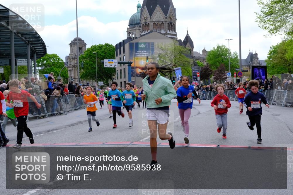 25.04.2026 - Das Zehntel Tim E. http://msf.ph/oto/9585938 25.04.2026 12:56:44 Ziel 10166, 10177, 10196, 10229, 10309, 10310, 10403, 10473, 10496, 10780, 10781, 10805, 10820, 10822, 11058, 11561, 11731, 11757, 11801, 11846, 11853, 11963, 12013, 12113, 12189, 12213, 12220, 12367, 12435, 12523, 12525, 12675, 12927, 12928, 12959, 12960 meine-sportfotos.de