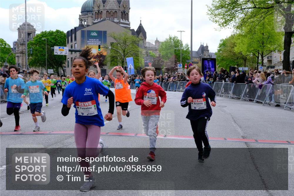 25.04.2026 - Das Zehntel Tim E. http://msf.ph/oto/9585959 25.04.2026 12:56:45 Ziel 10166, 10177, 10196, 10229, 10309, 10310, 10403, 10473, 10496, 10780, 10781, 10805, 10820, 10822, 11058, 11561, 11604, 11606, 11731, 11757, 11801, 11809, 11846, 11853, 11963, 12013, 12113, 12189, 12208, 12213, 12220, 12367, 12498, 12511, 12523, 12525, 12927, 12928, 12959, 12960 meine-sportfotos.de