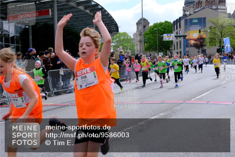 25.04.2026 - Das Zehntel Tim E. http://msf.ph/oto/9586003 25.04.2026 12:56:47 Ziel 10166, 10196, 10220, 10229, 10309, 10310, 10403, 10473, 10495, 10496, 10653, 10780, 10781, 10805, 10820, 11058, 11561, 11604, 11606, 11731, 11757, 11809, 11853, 11944, 11948, 11949, 11956, 11963, 12013, 12113, 12189, 12208, 12213, 12220, 12367, 12498, 12511, 12523, 12525, 12677, 12927, 12928, 12959, 12960 meine-sportfotos.de