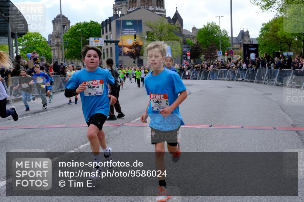 25.04.2026 - Das Zehntel Tim E. http://msf.ph/oto/9586024 25.04.2026 12:56:52 Ziel 10025, 10220, 10309, 10403, 10473, 10495, 10497, 10501, 10632, 10636, 10653, 10805, 10820, 10887, 11049, 11292, 11299, 11604, 11606, 11809, 11853, 11944, 11948, 11949, 11956, 12013, 12189, 12208, 12213, 12220, 12345, 12367, 12498, 12511, 12523, 12525, 12530, 12641, 12677, 12723, 12724, 12959, 12960 meine-sportfotos.de
