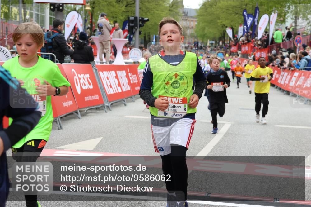 25.04.2026 - Das Zehntel Strokosch-Dieckow http://msf.ph/oto/9586062 25.04.2026 12:52:43 Ziel 10010, 10567, 10568, 11439, 11723, 11835, 11909, 11981, 11983, 11986, 11995, 12455, 12697, 12968, 10010, 10567, 10568, 11439, 11723, 11835, 11909, 11981, 11983, 11986, 11995, 12455, 12697, 12968 meine-sportfotos.de