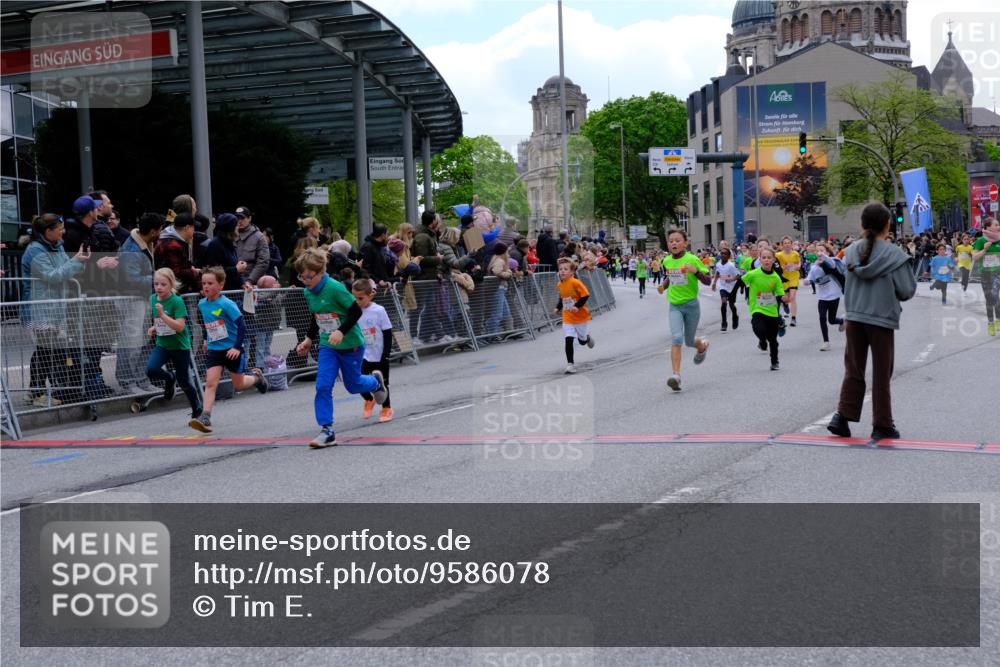 25.04.2026 - Das Zehntel Tim E. http://msf.ph/oto/9586078 25.04.2026 12:56:55 Ziel 10025, 10220, 10309, 10326, 10332, 10473, 10495, 10497, 10501, 10632, 10636, 10653, 10660, 10805, 10887, 11049, 11076, 11081, 11292, 11299, 11604, 11606, 11809, 11833, 11853, 11944, 11948, 11949, 11956, 12013, 12189, 12208, 12213, 12276, 12345, 12498, 12511, 12530, 12641, 12677, 12723, 12724 meine-sportfotos.de