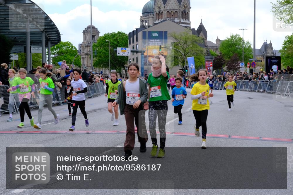 25.04.2026 - Das Zehntel Tim E. http://msf.ph/oto/9586187 25.04.2026 12:57:01 Ziel 10025, 10282, 10284, 10295, 10326, 10332, 10336, 10632, 10636, 10654, 10660, 10824, 10870, 11049, 11067, 11076, 11081, 11290, 11292, 11299, 11523, 11833, 12023, 12032, 12112, 12256, 12276, 12345, 12396, 12479, 12530, 12641, 12723, 12726, 12777, 12798 meine-sportfotos.de