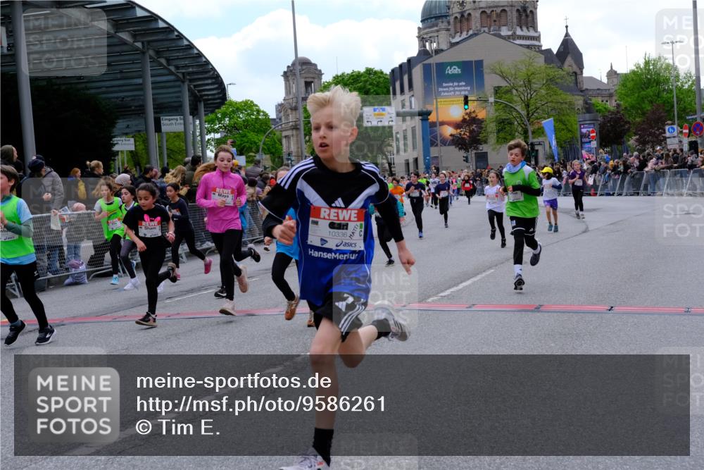 25.04.2026 - Das Zehntel Tim E. http://msf.ph/oto/9586261 25.04.2026 12:57:06 Ziel 10181, 10212, 10233, 10245, 10282, 10284, 10295, 10326, 10332, 10336, 10349, 10654, 10824, 10870, 11022, 11025, 11067, 11139, 11290, 11318, 11523, 11833, 11881, 12023, 12032, 12112, 12256, 12276, 12396, 12410, 12479, 12572, 12726, 12777, 12798, 12900 meine-sportfotos.de