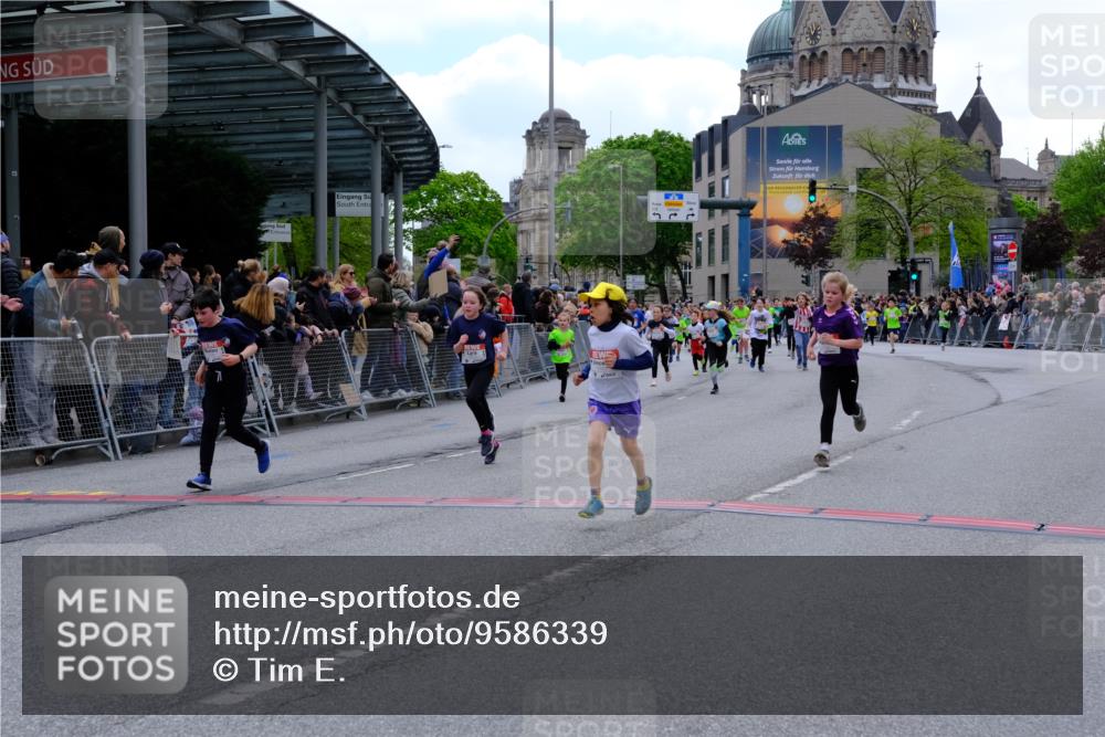 25.04.2026 - Das Zehntel Tim E. http://msf.ph/oto/9586339 25.04.2026 12:57:10 Ziel 10021, 10181, 10212, 10233, 10245, 10284, 10295, 10336, 10349, 10576, 10588, 10654, 10824, 11022, 11025, 11111, 11117, 11139, 11318, 11523, 11881, 12112, 12410, 12479, 12559, 12572, 12726, 12900 meine-sportfotos.de