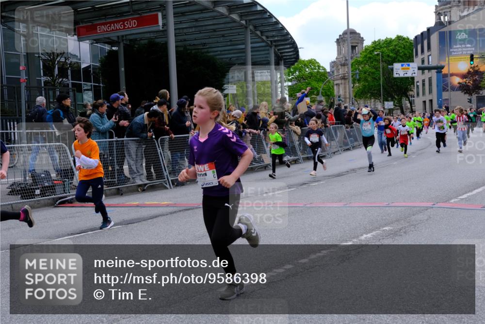 25.04.2026 - Das Zehntel Tim E. http://msf.ph/oto/9586398 25.04.2026 12:57:12 Ziel 10013, 10021, 10181, 10212, 10233, 10245, 10284, 10295, 10336, 10349, 10500, 10576, 10588, 10824, 11022, 11025, 11111, 11117, 11139, 11318, 11523, 11879, 11881, 12112, 12410, 12479, 12559, 12572, 12582, 12733, 12900 meine-sportfotos.de