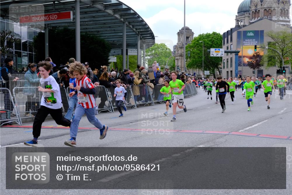 25.04.2026 - Das Zehntel Tim E. http://msf.ph/oto/9586421 25.04.2026 12:57:16 Ziel 10013, 10021, 10181, 10212, 10349, 10469, 10500, 10576, 10588, 10782, 11111, 11117, 11318, 11879, 12098, 12226, 12248, 12410, 12559, 12582, 12649, 12672, 12715, 12718, 12733, 12766, 12841, 12848, 12900, 12908 meine-sportfotos.de