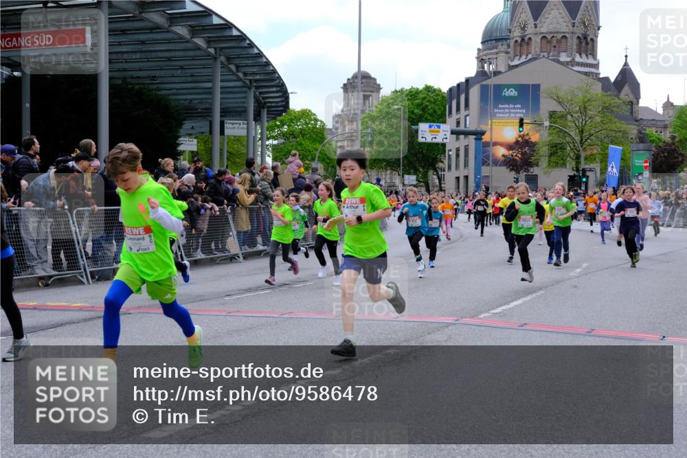 25.04.2026 - Das Zehntel Tim E. http://msf.ph/oto/9586478 25.04.2026 12:57:19 Ziel 10013, 10021, 10101, 10217, 10410, 10469, 10500, 10576, 10588, 10782, 11010, 11111, 11117, 11754, 11768, 11879, 12000, 12098, 12111, 12226, 12248, 12559, 12582, 12649, 12672, 12715, 12718, 12733, 12766, 12841, 12848, 12908 meine-sportfotos.de