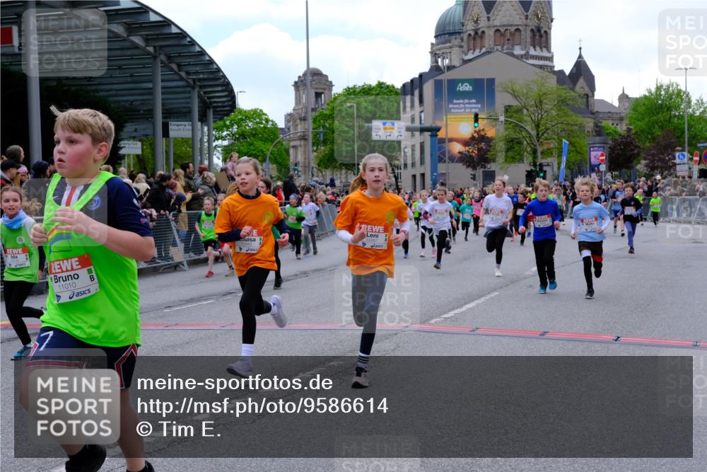 25.04.2026 - Das Zehntel Tim E. http://msf.ph/oto/9586614 25.04.2026 12:57:26 Ziel 10101, 10217, 10410, 10503, 10661, 10687, 10695, 10732, 10782, 10863, 10867, 11010, 11013, 11019, 11436, 11445, 11487, 11516, 11680, 11697, 11698, 11711, 11746, 11750, 11753, 11754, 11762, 11763, 11768, 11905, 11913, 12000, 12098, 12111, 12136, 12221, 12224, 12226, 12248, 12379, 12394, 12443, 12467, 12672, 12715, 12718, 12824, 12826, 12841, 12848, 12908 meine-sportfotos.de