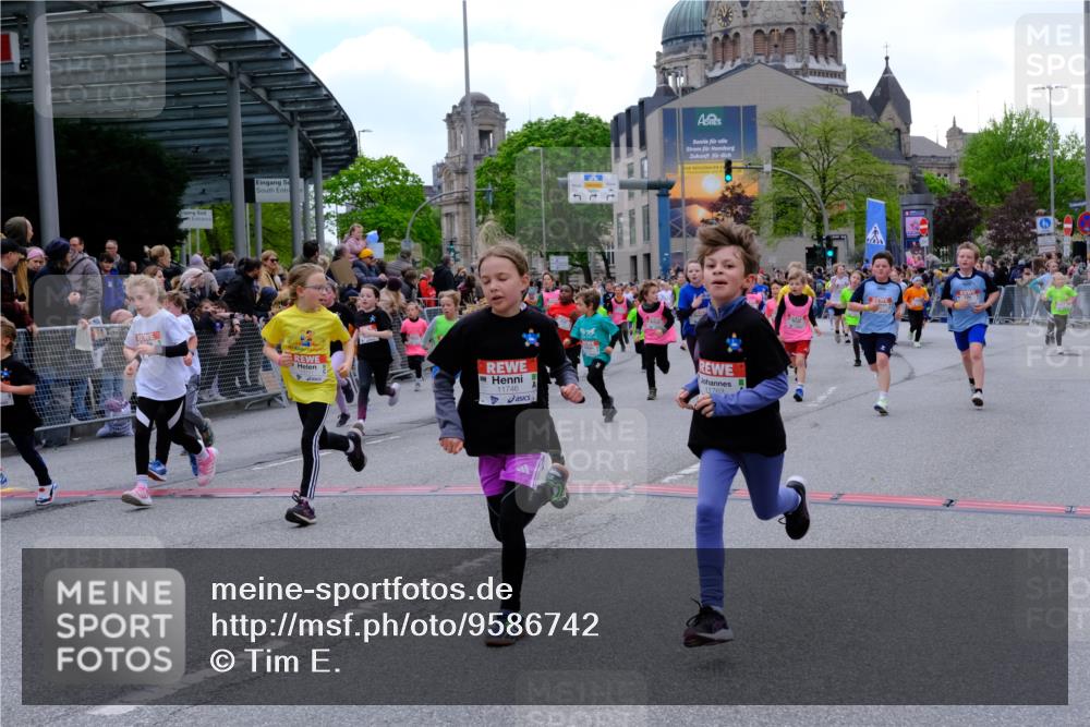 25.04.2026 - Das Zehntel Tim E. http://msf.ph/oto/9586742 25.04.2026 12:57:30 Ziel 10047, 10062, 10066, 10101, 10503, 10661, 10687, 10695, 10696, 10732, 10863, 10867, 10949, 10976, 11010, 11013, 11019, 11436, 11445, 11487, 11516, 11553, 11576, 11581, 11642, 11644, 11657, 11680, 11697, 11698, 11711, 11746, 11747, 11750, 11753, 11754, 11762, 11763, 11768, 11848, 11905, 11913, 12000, 12035, 12136, 12221, 12224, 12379, 12383, 12394, 12443, 12467, 12545, 12546, 12606, 12644, 12775, 12780, 12824, 12826 meine-sportfotos.de