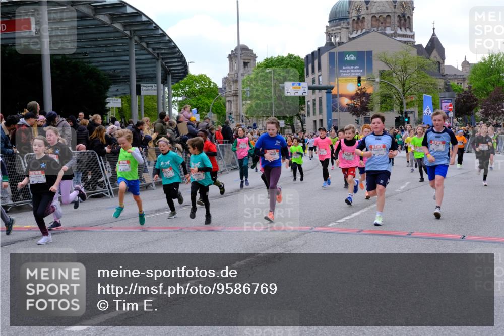25.04.2026 - Das Zehntel Tim E. http://msf.ph/oto/9586769 25.04.2026 12:57:31 Ziel 10047, 10062, 10066, 10503, 10540, 10661, 10687, 10695, 10696, 10732, 10863, 10867, 10949, 10976, 11010, 11013, 11019, 11436, 11445, 11487, 11516, 11553, 11576, 11581, 11642, 11644, 11657, 11680, 11697, 11698, 11711, 11746, 11747, 11750, 11753, 11754, 11762, 11763, 11768, 11848, 11905, 11913, 12000, 12030, 12035, 12049, 12136, 12221, 12224, 12234, 12379, 12383, 12394, 12407, 12443, 12467, 12545, 12546, 12606, 12644, 12775, 12780, 12824, 12826 meine-sportfotos.de